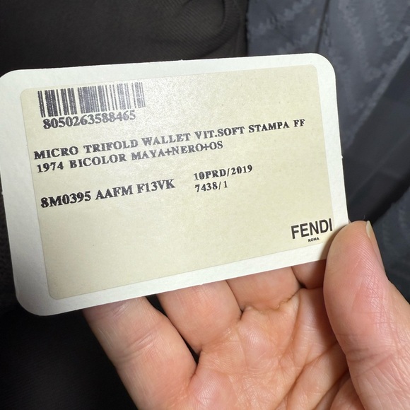 Authentic Fendi Micro Trifold Leather Wallet, full inclusion - Picture 16 of 16